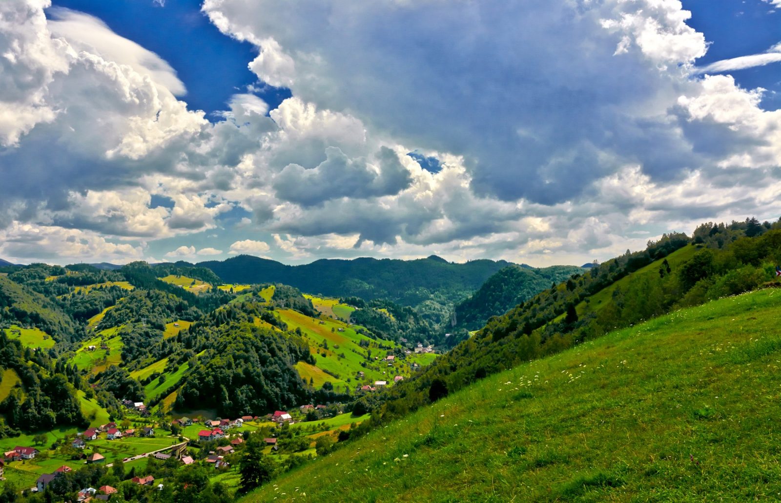 Obiective turistice MOECIU DE SUS 15 Locuri de vizitat  Ghid Turistic