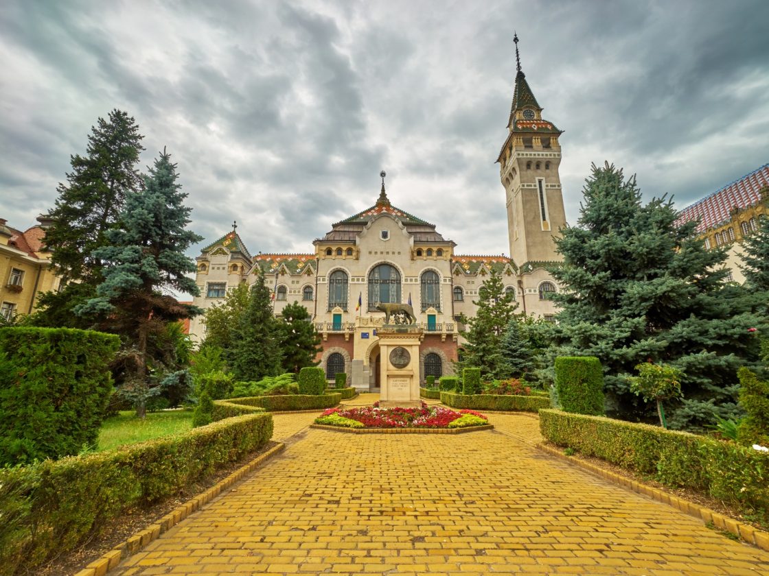 Obiective turistice SLANIC MOLDOVA: 15 Locuri de vizitat | Ghid ...