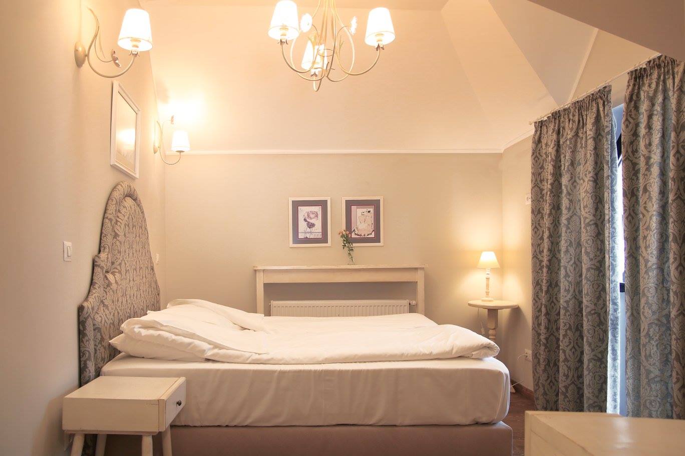 Camera Romantica, Pastel Chalet