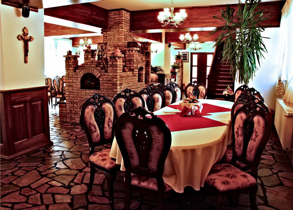 Restaurant, Casa Baciu